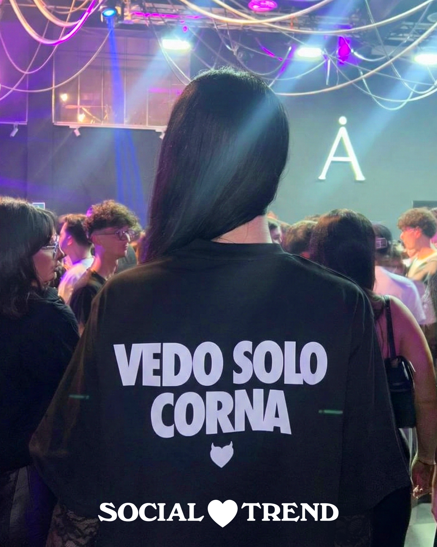 T-Shirt Regoular Nera VEDO SOLO CORNA