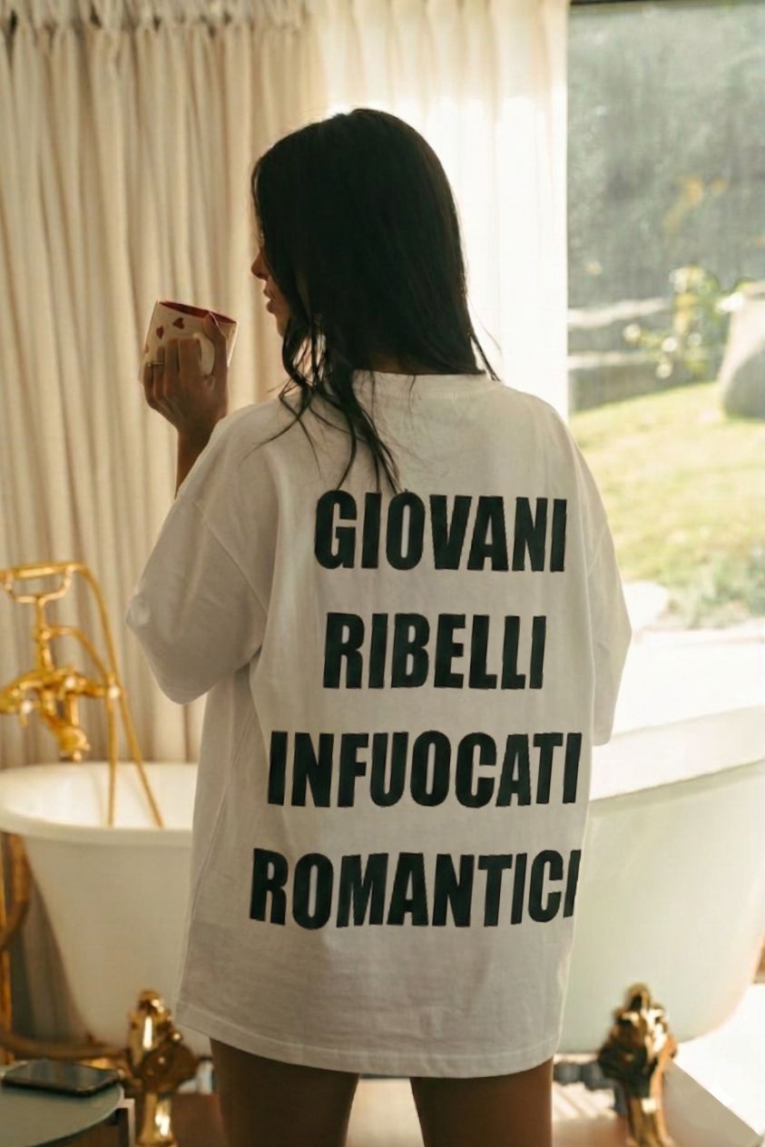 T-Shirt GIOVANI INFUOCATI RIBELLI ROMANTICI