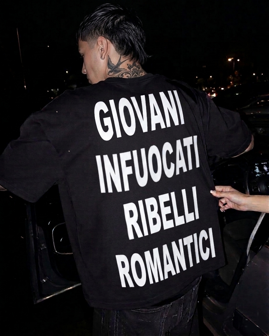 T-Shirt GIOVANI INFUOCATI RIBELLI ROMANTICI